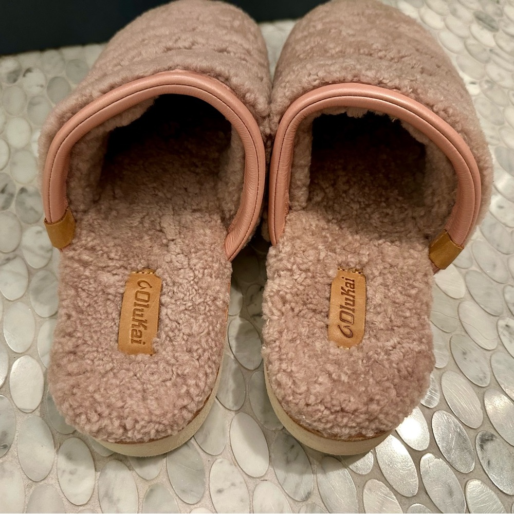 OluKai Women's Plush Shearling Slide Slippers - Pink Sea Salt - Picture 3 of 7
